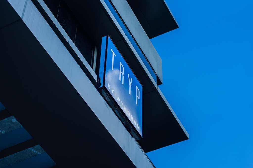 Tryp By Wyndham Yangon Hotel Exterior photo