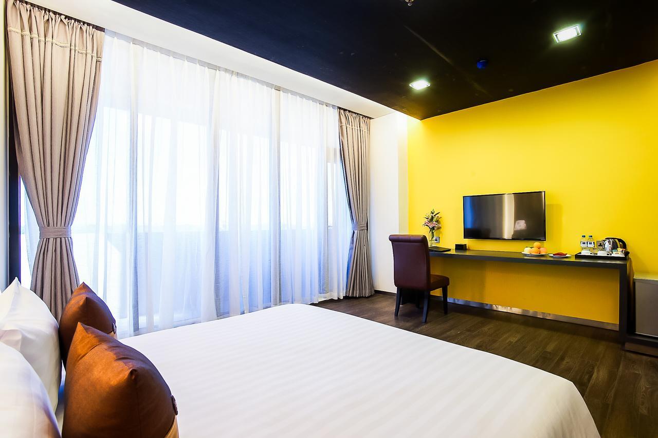 Tryp By Wyndham Yangon Hotel Exterior photo